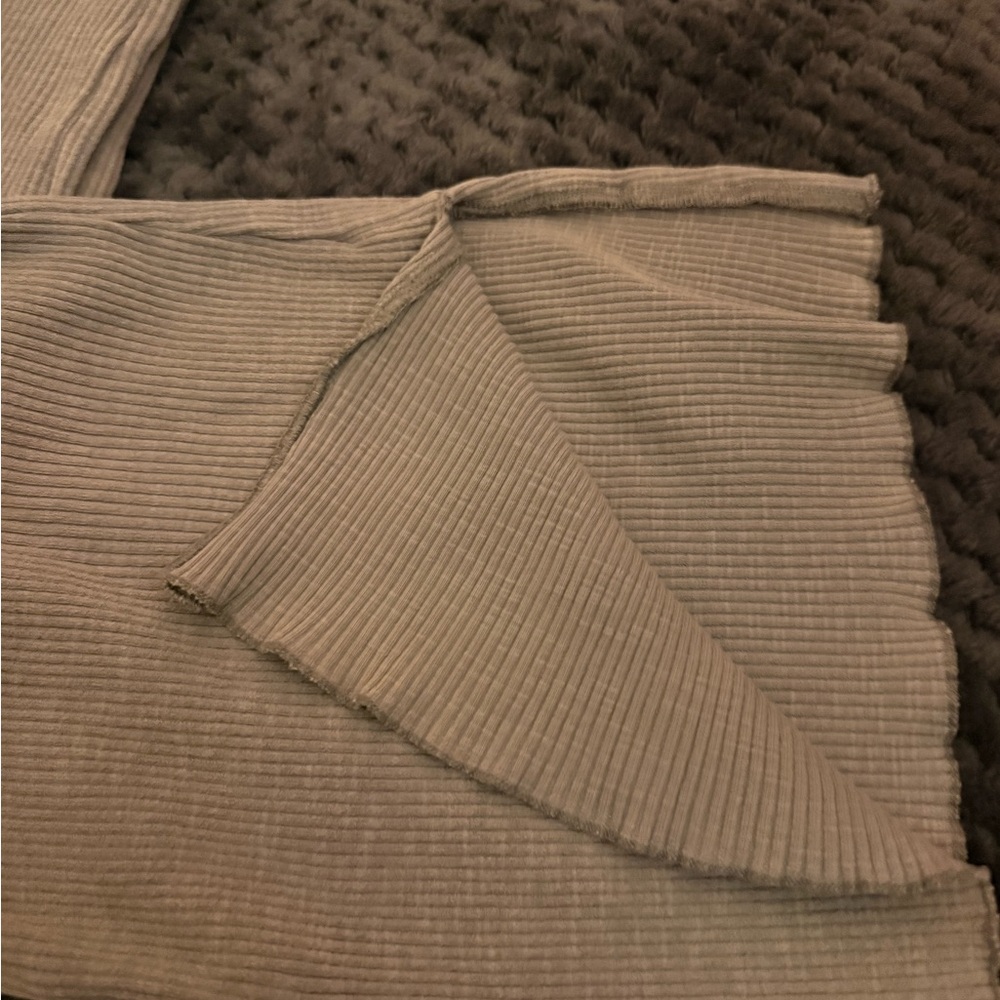 Zara Light Gray Ribbed Top - Picture 4 of 4